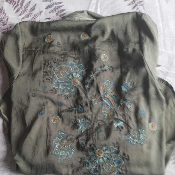 Beaded blouse - Picture 6 of 6